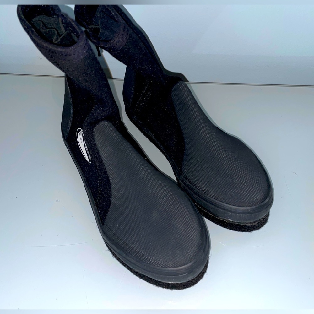 Brand New Tsunami Scuba Never Worn Snorkel Underwater Black Boots Ocean Gear